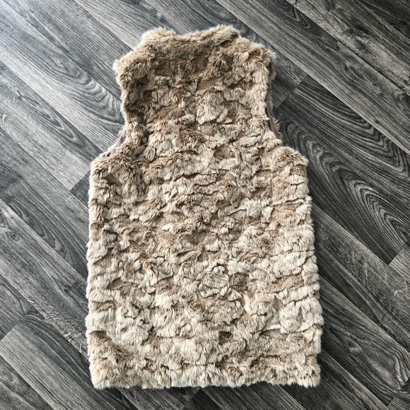 SOLD * FOREVER 21 Teddy Bear Vest - Picture 5 of 8